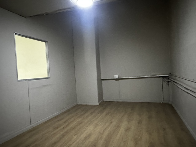 To Let Commercial Property for Rent in Paarden Eiland Western Cape